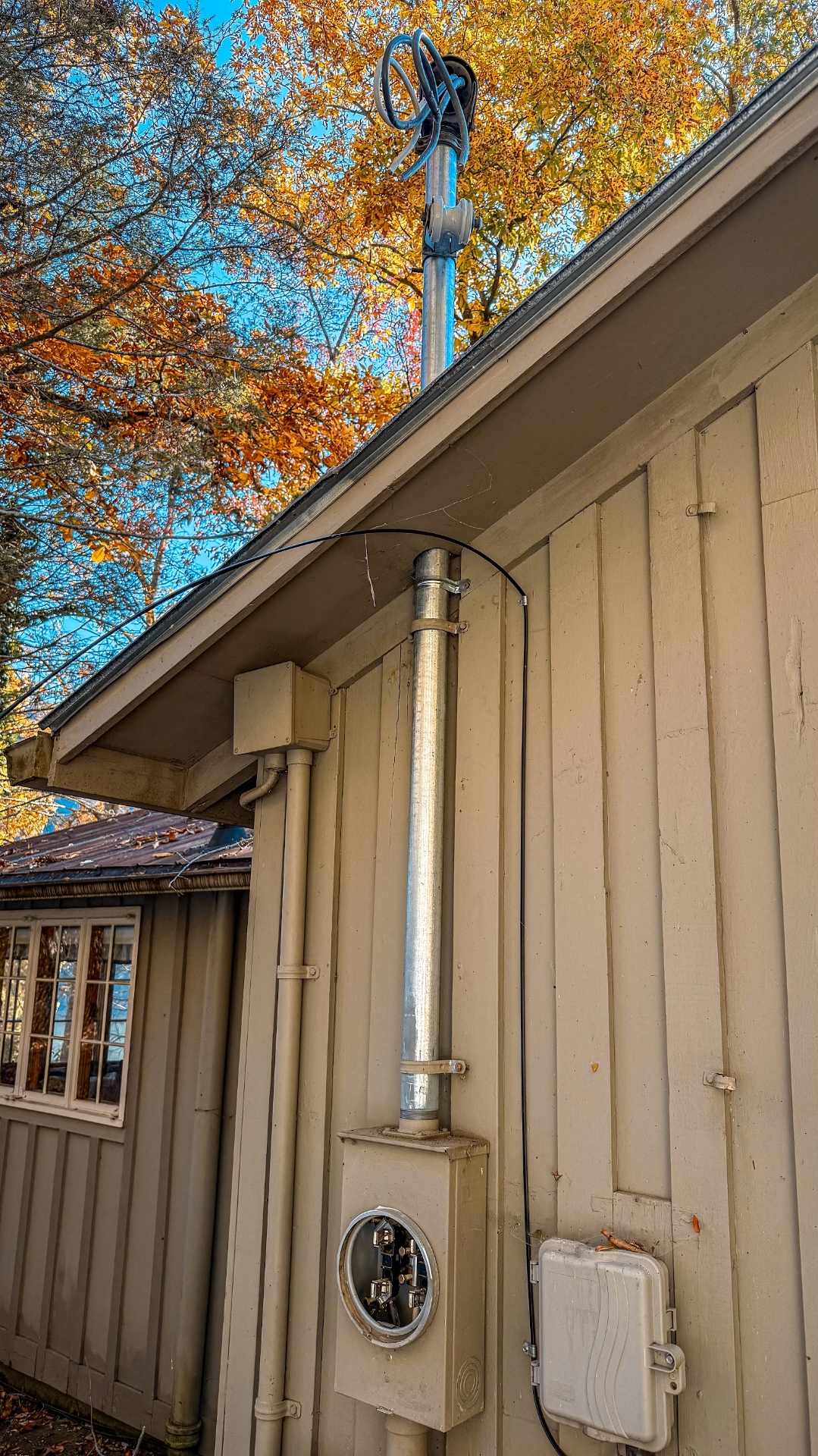 Electrical service entrance and conduit on a Church Hill TN home